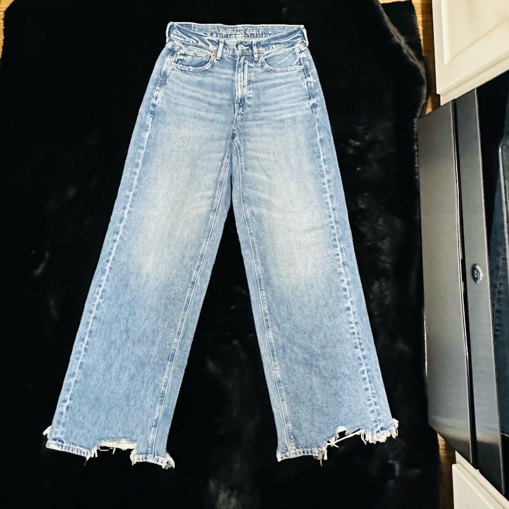 American Eagle Super High Rise Baggy Wide Leg Jeans – Light Wash